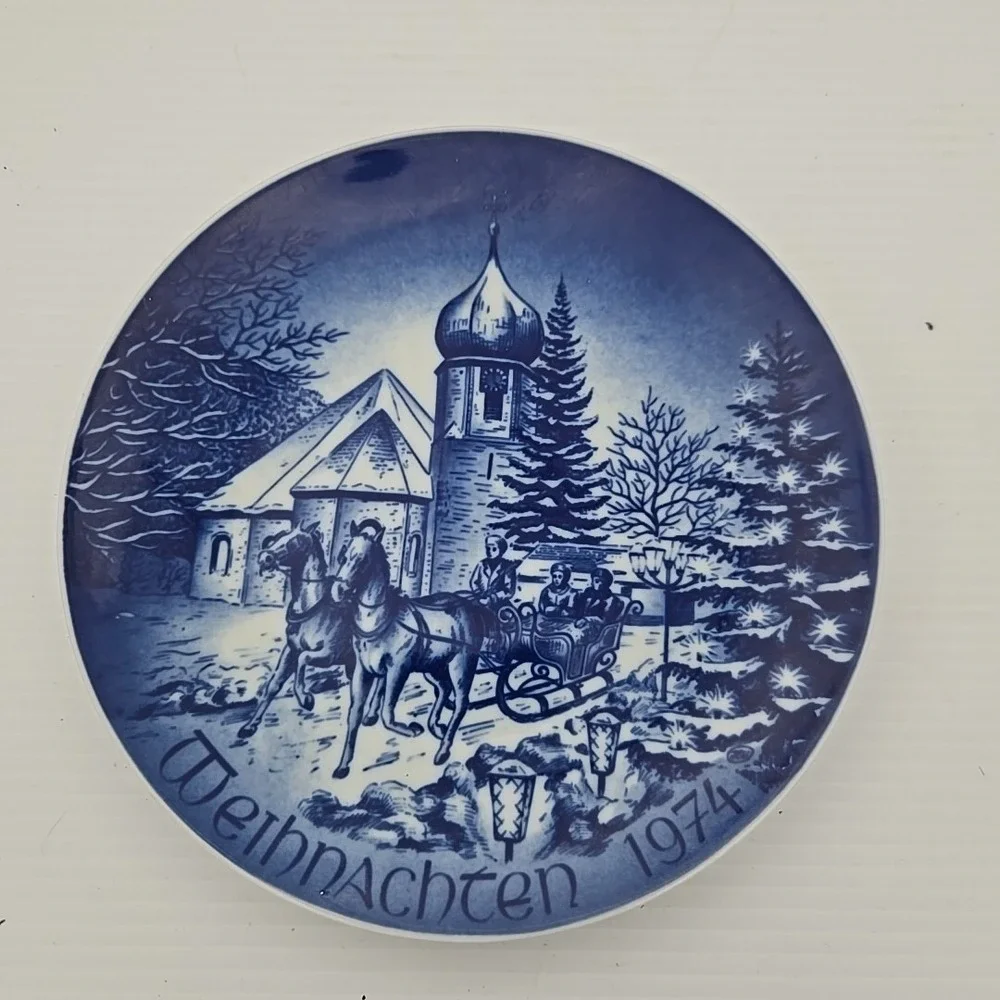 Antique‎ Christmas 1974 Hinterzarten In The Black Forest Limited Edition Plate